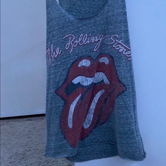 Too small - Picture 3 of 4